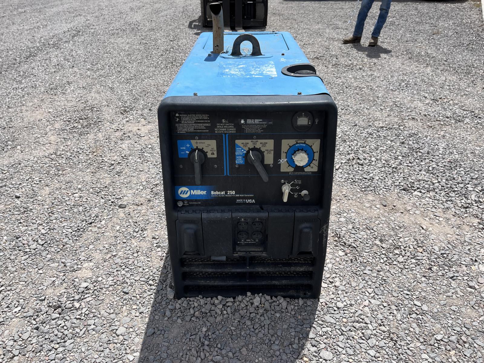 ./imagenes/INVOICE/2019/18160/MILLER BOBCAT 250 (4).JPG